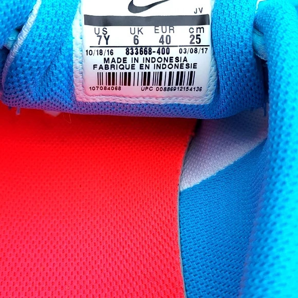 Nike Shoes - Picture 7 of 8